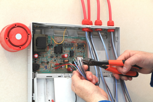 Cara instalasi sistem fire alarm konvensional sesuai standar NFPA